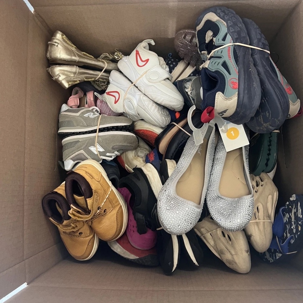 25 Piece Kids' Wholesale Mixed Shoes Lot/Box